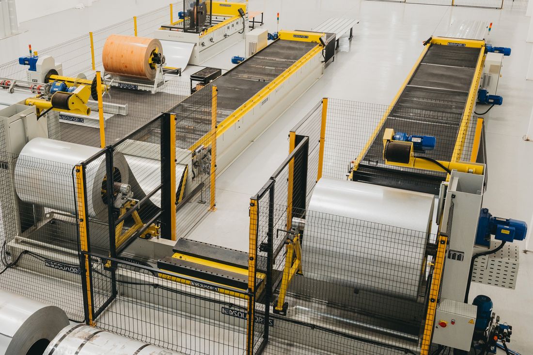 Linha de produção de telhas com tecnologia de ponta